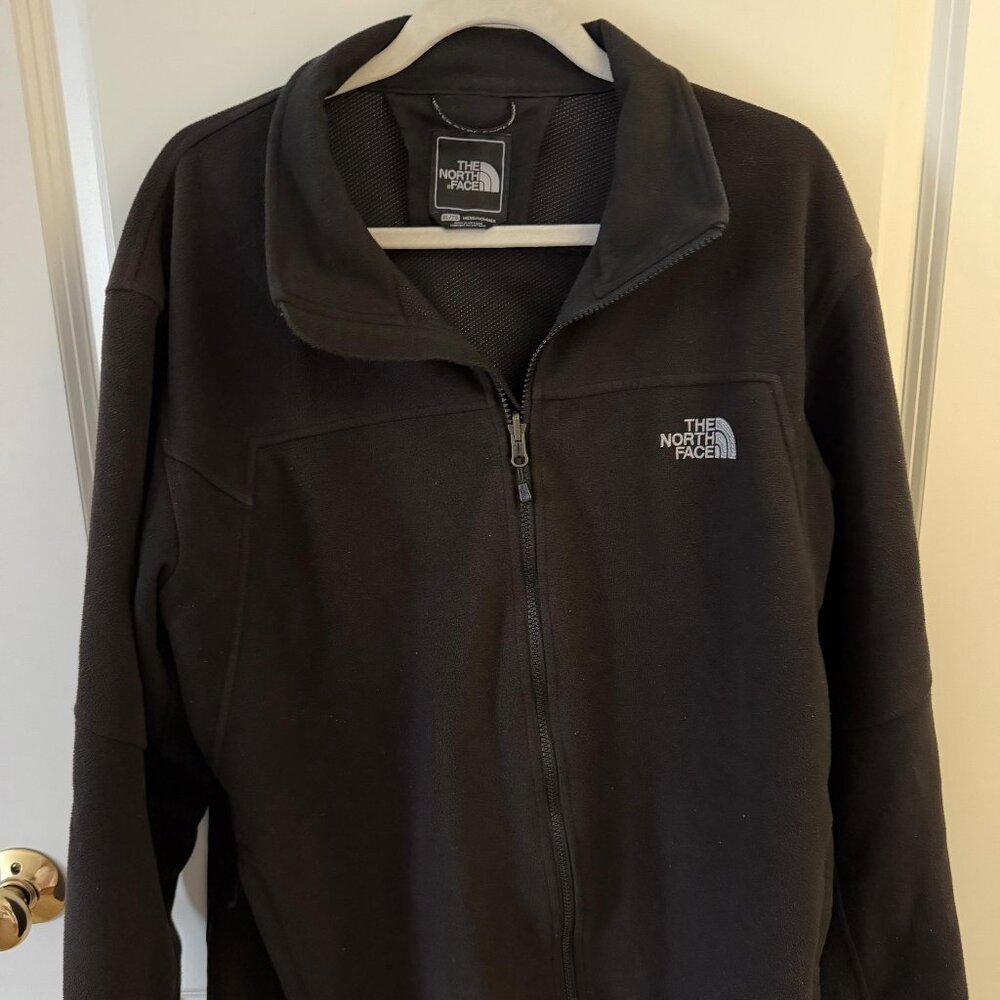 The North Face Men’s Black Full-Zip Fleece Jacket